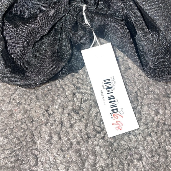 Scrunchie - Picture 3 of 3